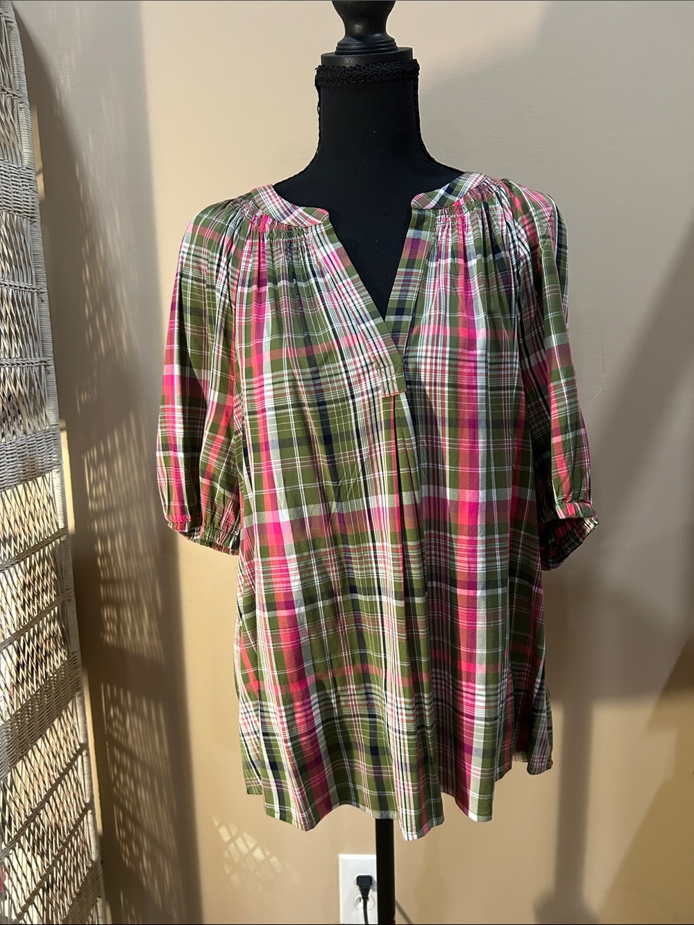 NWTS! crown & ivy Ladies L Pink and Green Plaid Smocked Peasant Tunic